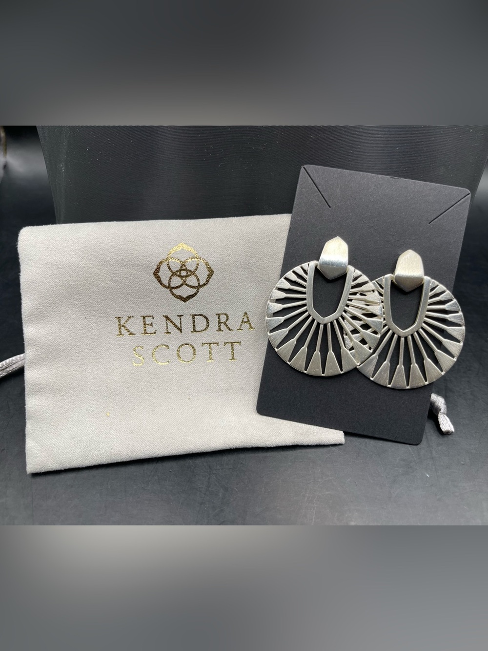 Kendra Scott STUNNING 🔥🔥 Silver Didi Sunburst Statement Earrings